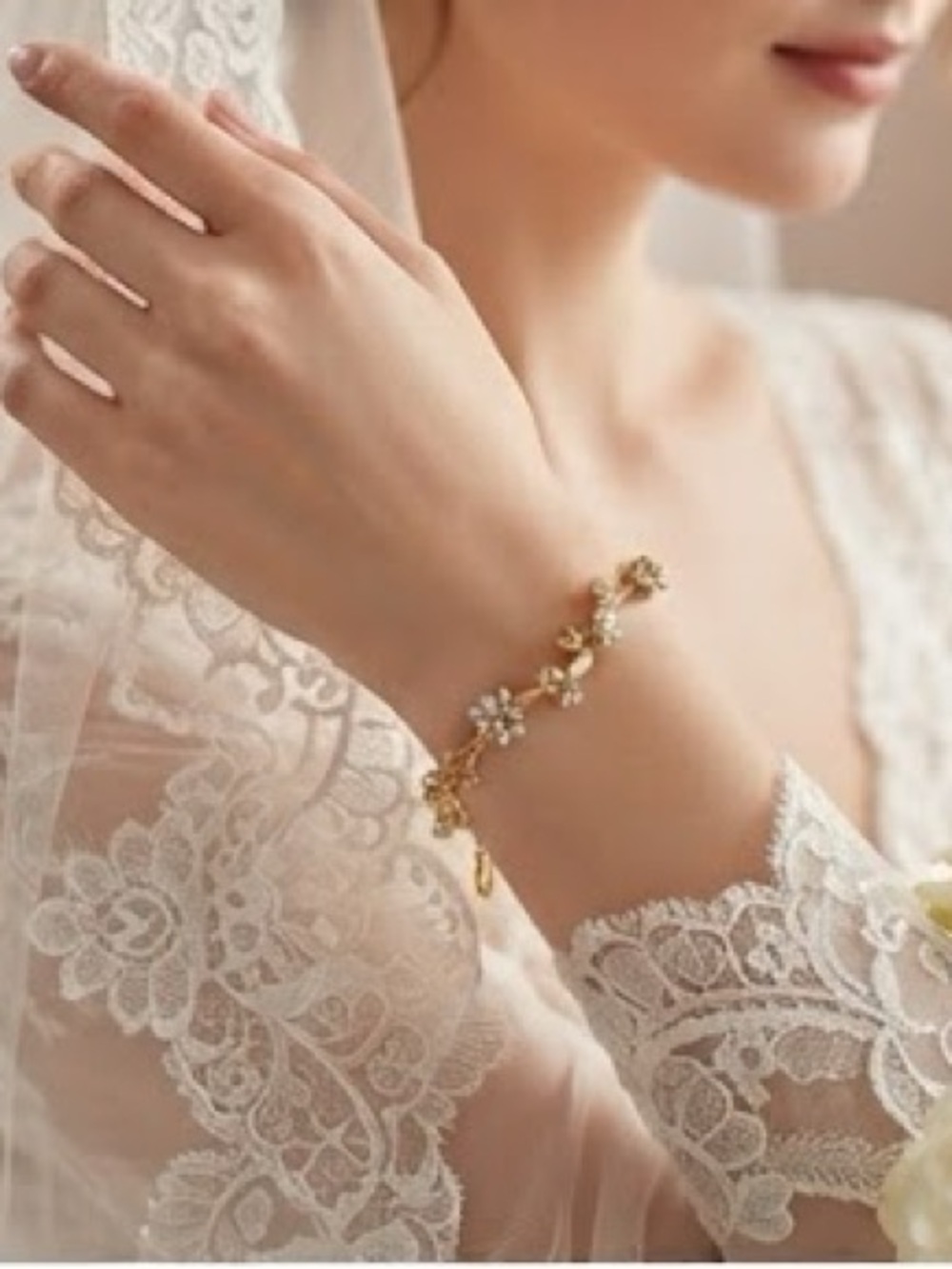Elegant Gold Floral Vine Crystal Bracelet - Women Jewelry